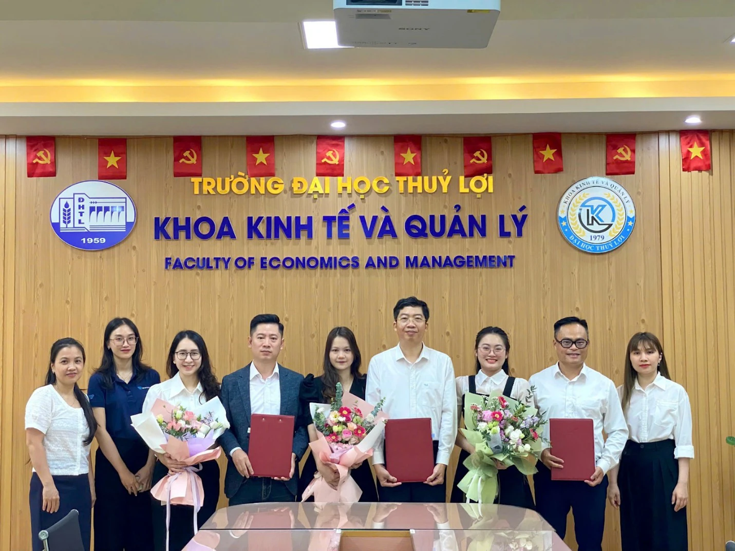 review ng&agrave;nh Thương mại điện tử Đại học Thủy Lợi